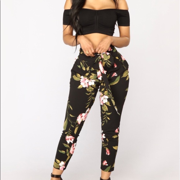 Fashion Nova Pants - Floral ankle pants